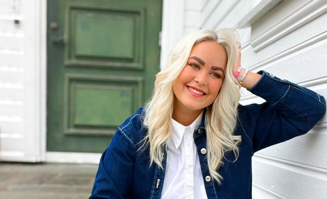 Slik bleker du håret hjemme trygt og enkelt