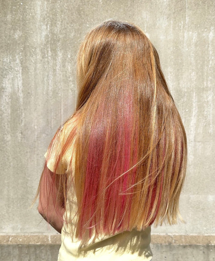 Color POP Pink – kraftig rosa peekaboo under blondt hår