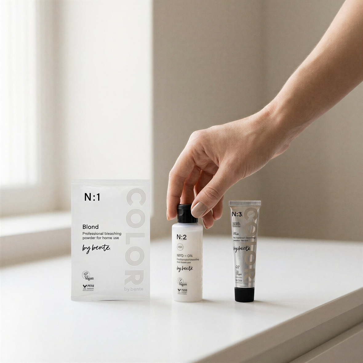 Slik farger du håret hjemme